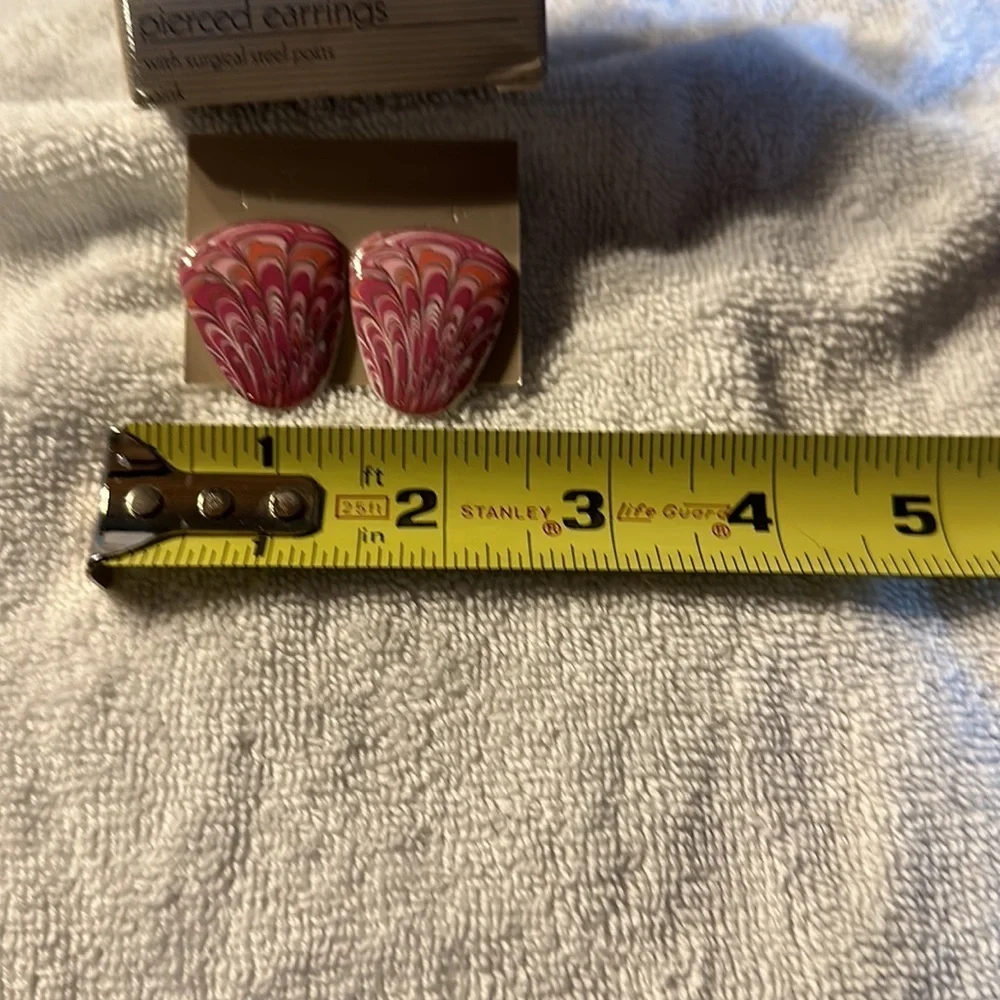 Avon 1991 Vintage Pink Porcelain Art pierced earrings